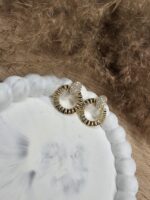 Pleated hoop earrings - Image 2
